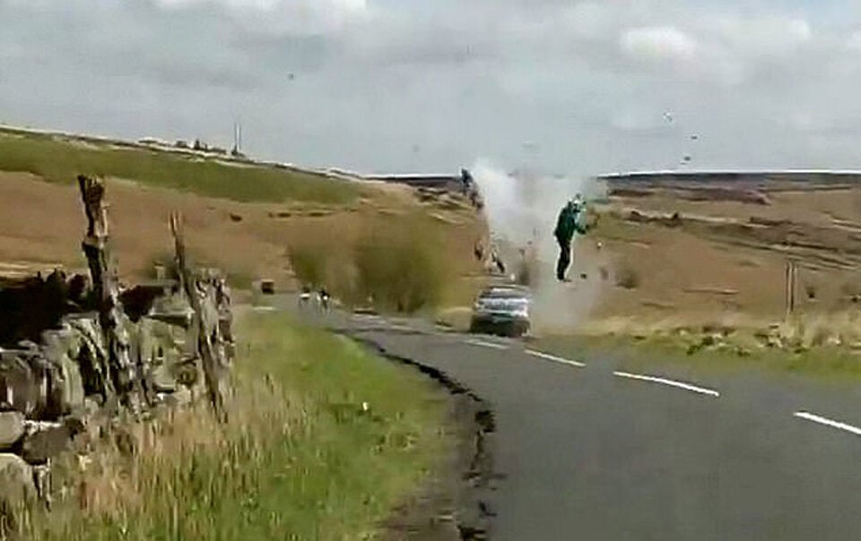 Schock-Video zeigt Biker-Crash mit Auto