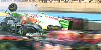 Horror-Crash zwischen Schumi und Liuzzi
