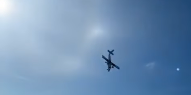 Flugzeug st&uuml;rzt ins Meer: Alle Insassen tot