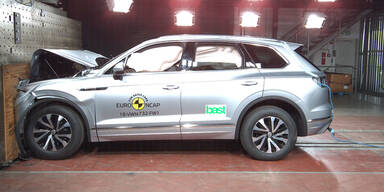 Neuer A6, Touareg und Jimny im Crashtest