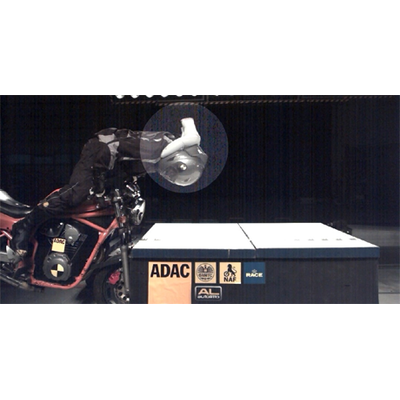 Spektakulärer Motorrad-Crashtest