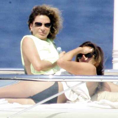 Cindy Crawford sonnt sich oben ohne