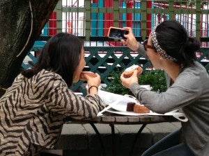 Drei Stunden Schlangestehen für eine Süßspeise...