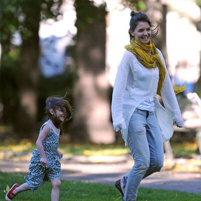 Idyllisch: Familie Cruise im Park