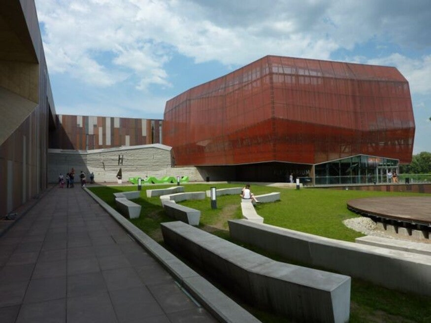 Wiener MQ-Enzis zieren Berggipfel und Weltstädte