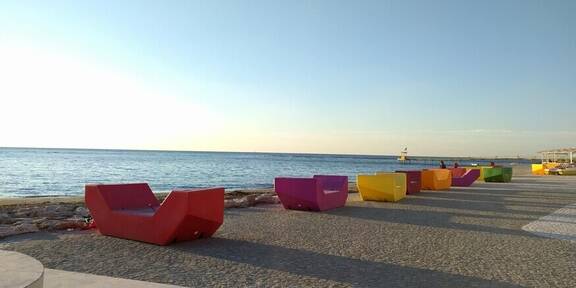 Wiener MQ-Enzis zieren Berggipfel und Weltstädte