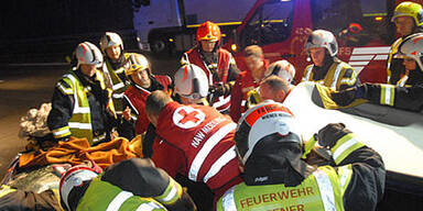 Crash auf A2: Fahrertür ausgerissen 