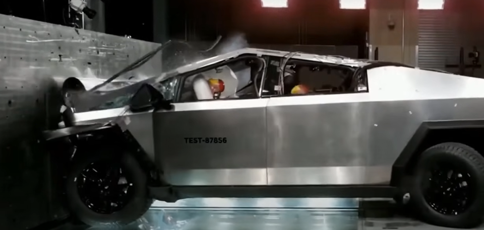 Tesla Cybertruck: Crashtest zeigt, dass es kaum eine Knautschzone gibt.
