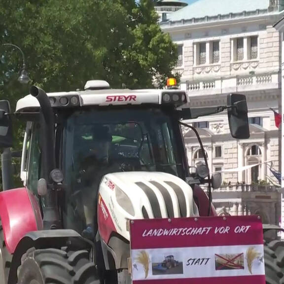 Traktorendemo vor BKA: Landwirte fordern faire Zukunft