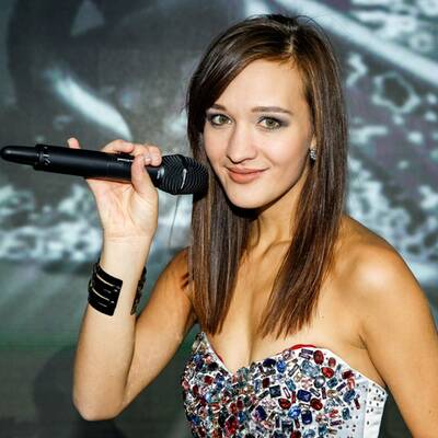 Finalistin Moni Rose bei 