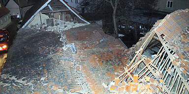 Dach brach über schlafendem Grazer ein