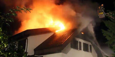 Dachstuhlbrand überraschte Familien im Schlaf