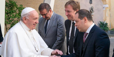 Der Papst fährt jetzt Dacia Dustar