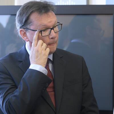 Niessl stellt Regierung um