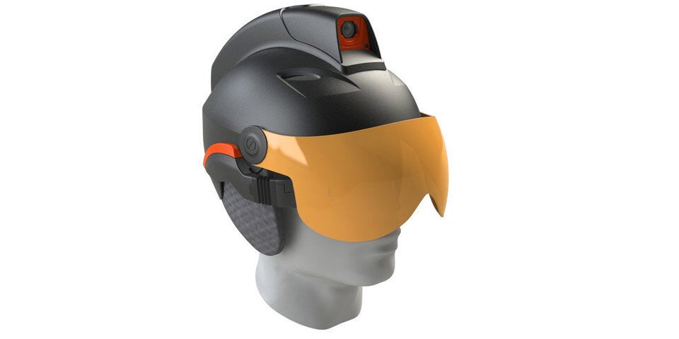 Skifahrer können smarten Datenhelm testen