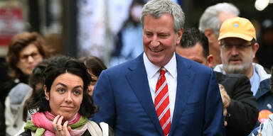 New Yorks B&uuml;rgermeister de Blasio wiedergew&auml;hlt