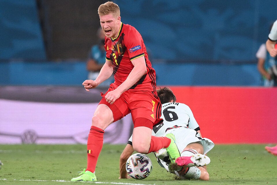 Portugals Palinha foult Belgiens Kevin de Bruyne