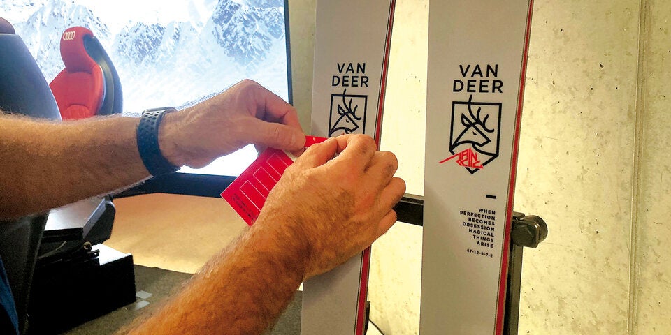 Van-Deer-Boss Giger verrät: 'Nur Teil des Logos wird abgeklebt'