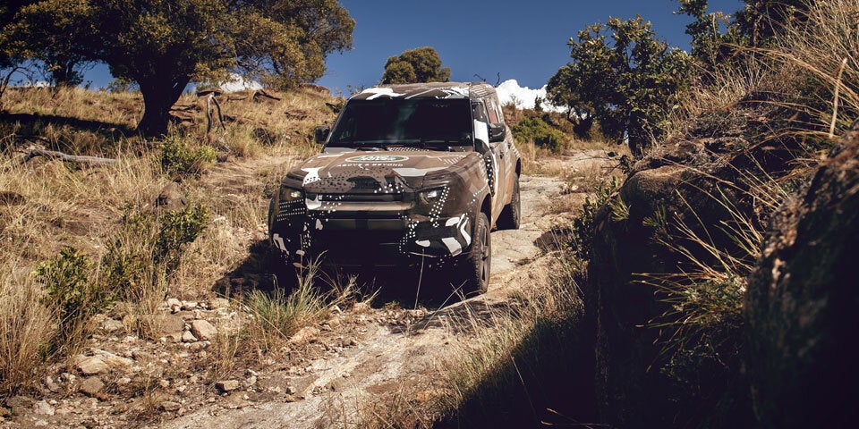 Neuer Defender ackert sich durch Kenia