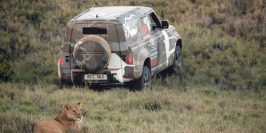 Neuer Defender ackert sich durch Kenia