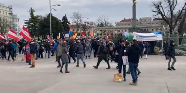 Demo Schwarzenbergplatz