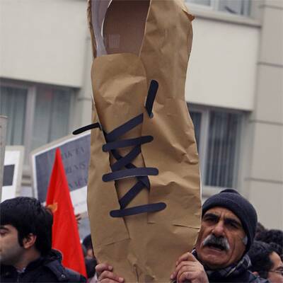 Immer mehr Schuh-Demonstrationen