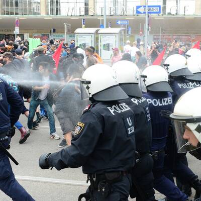 Krawalle bei Identitären-Demo in Wien
