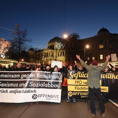 Demo gegen Burschenschafter-Ball