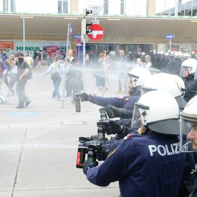Krawalle bei Identitären-Demo in Wien
