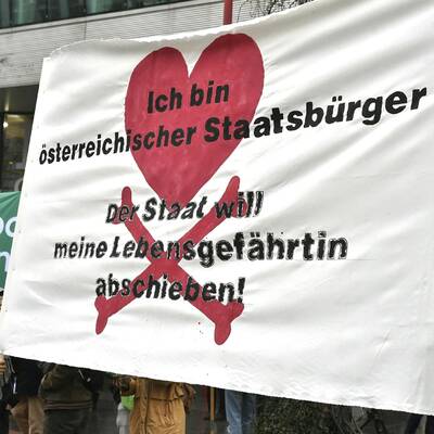 Mega-Demo gegen Schwarz-Blau