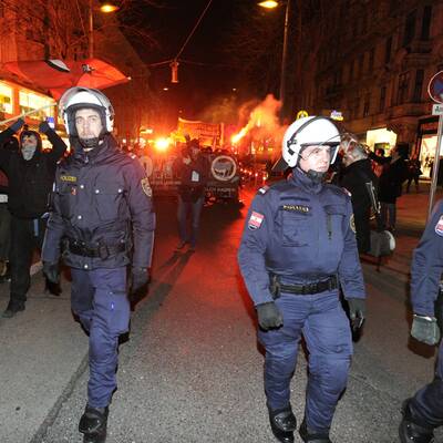 Demos vor dem Akademikerball