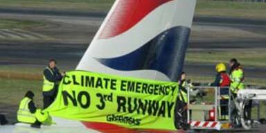 Umweltschützer protestierten auf Parlamentsdach