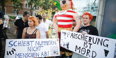 Polizei: 12 neue Abschiebungen