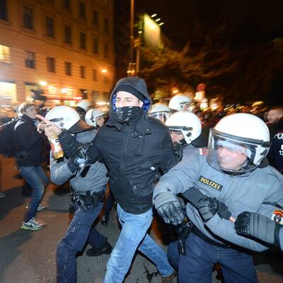 Demos vor dem Akademikerball