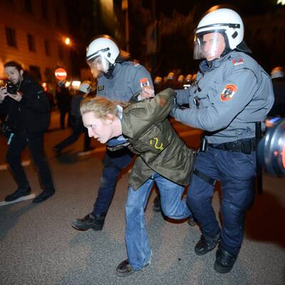 Demos vor dem Akademikerball