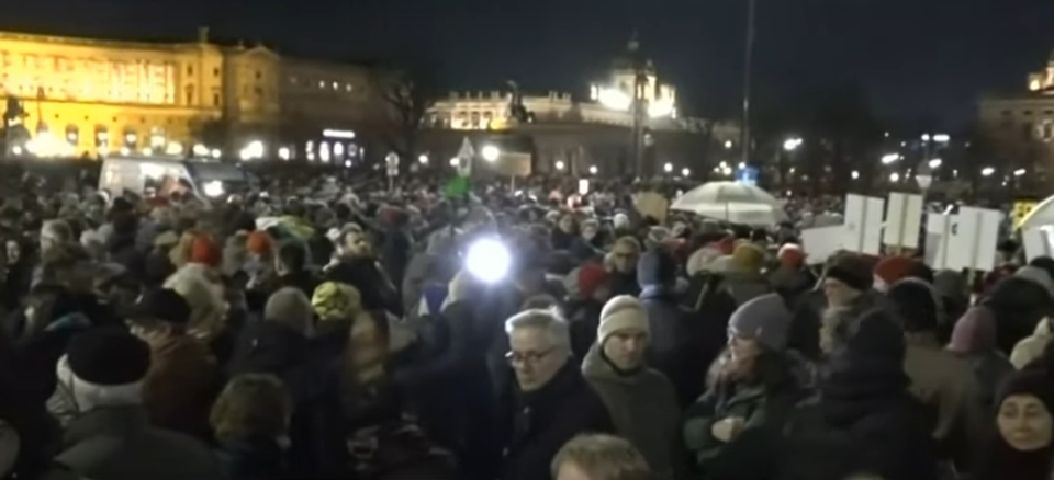 Demo gegen Kanzler Kickl