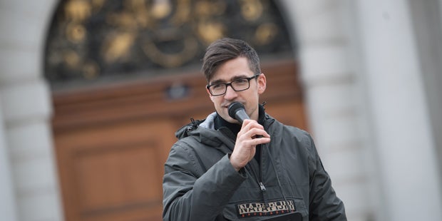 Rauch-Bomben bei Anti-Identitären-Demo