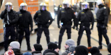 Schl&auml;gerei bei Ankara-Demo in Wien