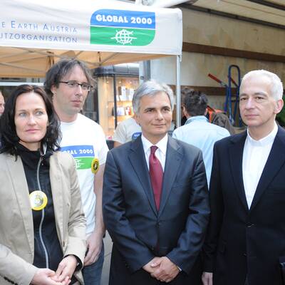 Viele Politiker zeigen sich mit den Demonstranten