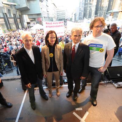 Viele Politiker zeigen sich mit den Demonstranten