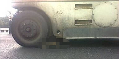 China: Demonstrant mit Walze überrollt?