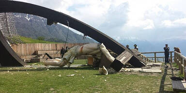 Mann von Papst-Denkmal erschlagen 