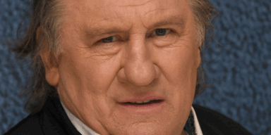 Depardieu singt Lieder von Barbara