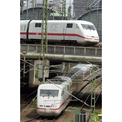 23:55 Zirkuszelt stürzt ein