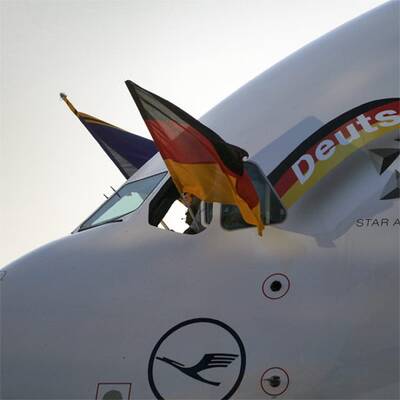 DFB-Helden in Frankfurt empfangen