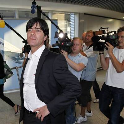 DFB-Helden in Frankfurt empfangen