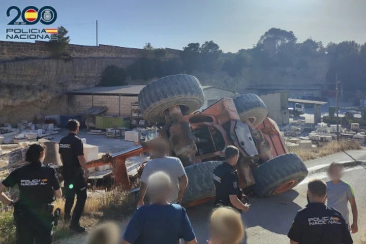 Mallorca: Deutscher (26) klaut Bagger und sorgt für Chaos