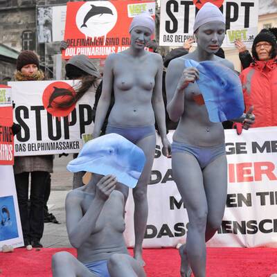 Nackt-Protest bei Eiseskälte