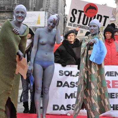 Nackt-Protest bei Eiseskälte