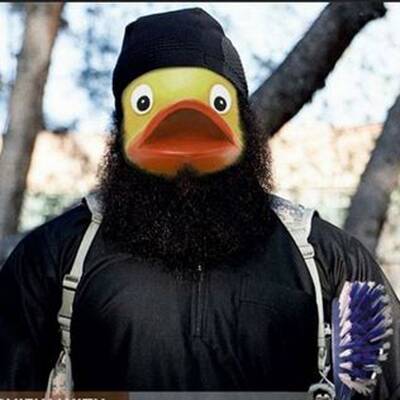 IS-Kämpfer als Quietsche-Entchen